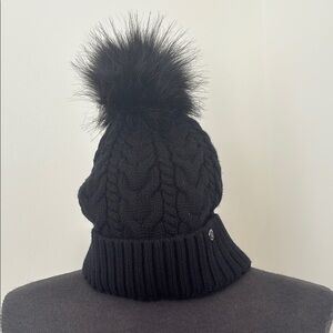 Black lululemon Knit Beanie with Pom Pom